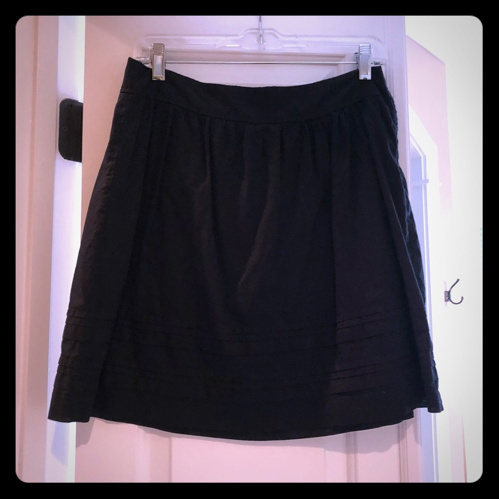Lightweight black skirt size 6P